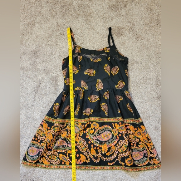 American Rag Black/Orange Paisley dress *POCKETS!* - Picture 3 of 11
